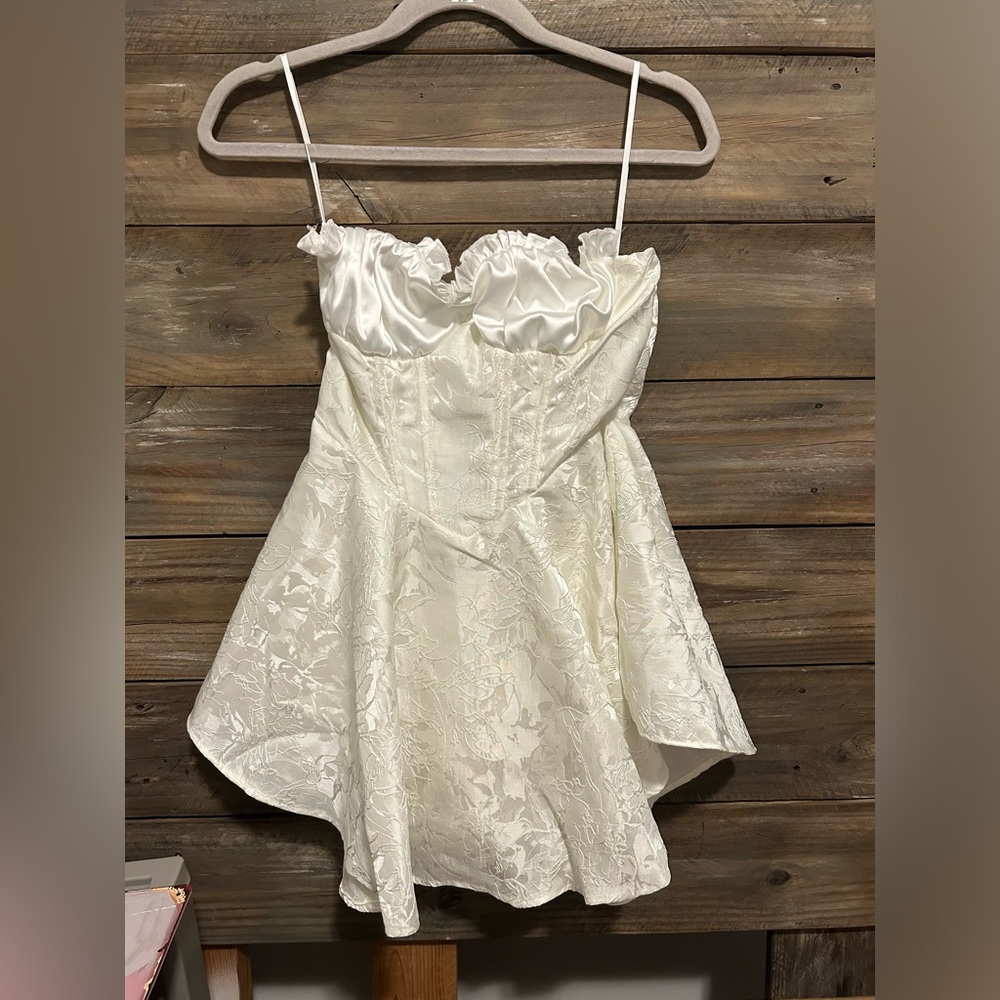 Women’s white dress
